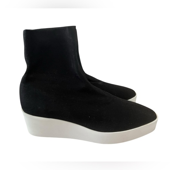 Robert Clergerie Women’s Stretch Black Ankle Boots in size 40.5 or US 10 - Picture 1 of 6